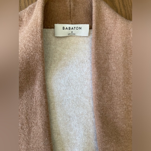 Aritzia Babaton tan cashmere sweater with pockets size small - Picture 2 of 3